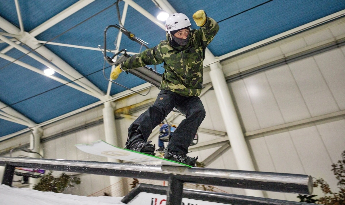 snowboard test rail