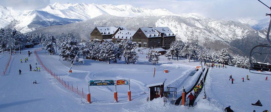 Hacer snowboard pista esquí Port Ainé